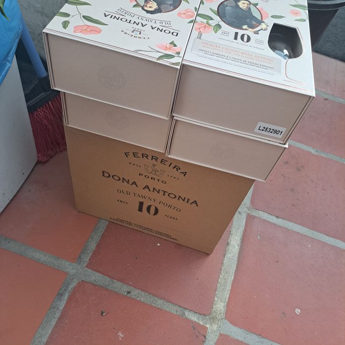 Copos com pé em vidro