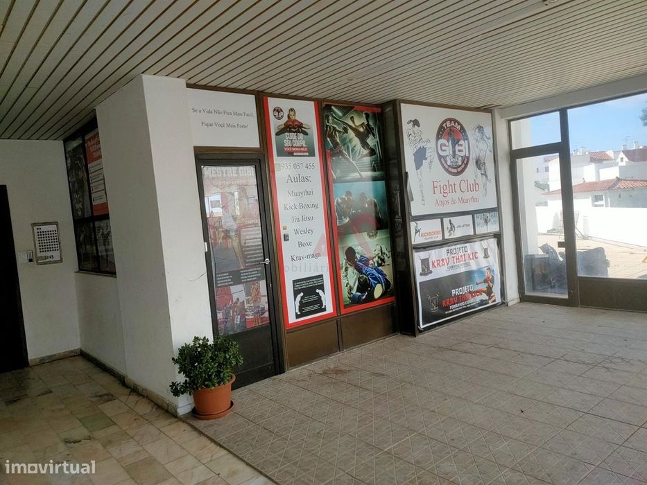 Loja de 24,40 m² no Edifício Varandas do Mar em Albufeira