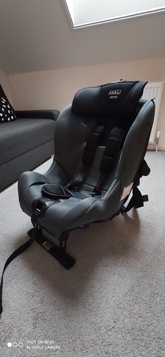 Fotelik 9-15kg Axkid Minikid tyłem do kierunku jazdy