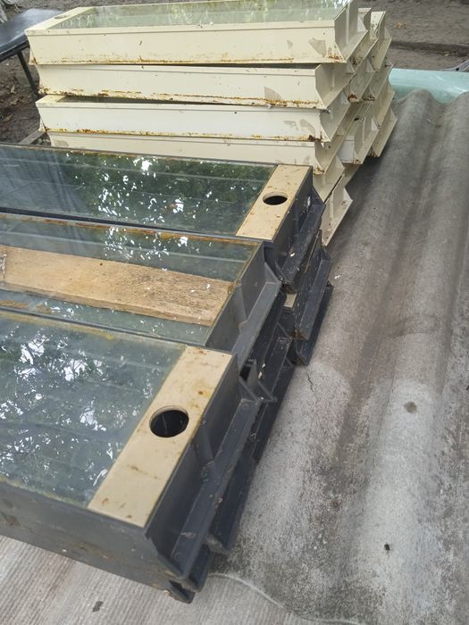 Продам кормушки для пчел