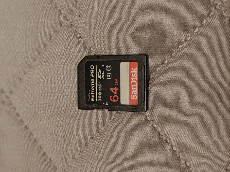 Canon EOS R10 como nova, com lente RF-S 18-45