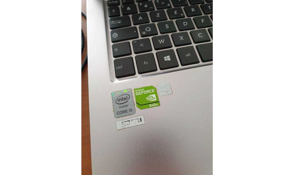 Portátil ASUS UX303L funcional com carregador