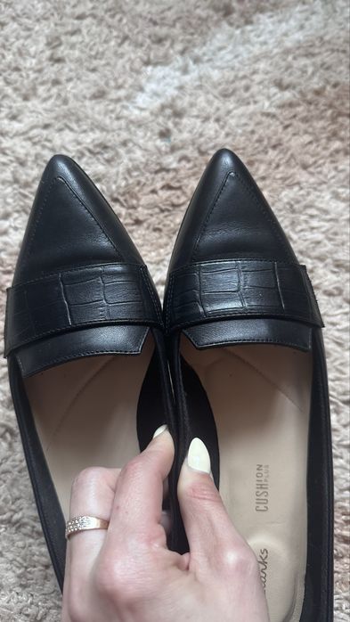 Шкіряні балетки Clarks жіночі