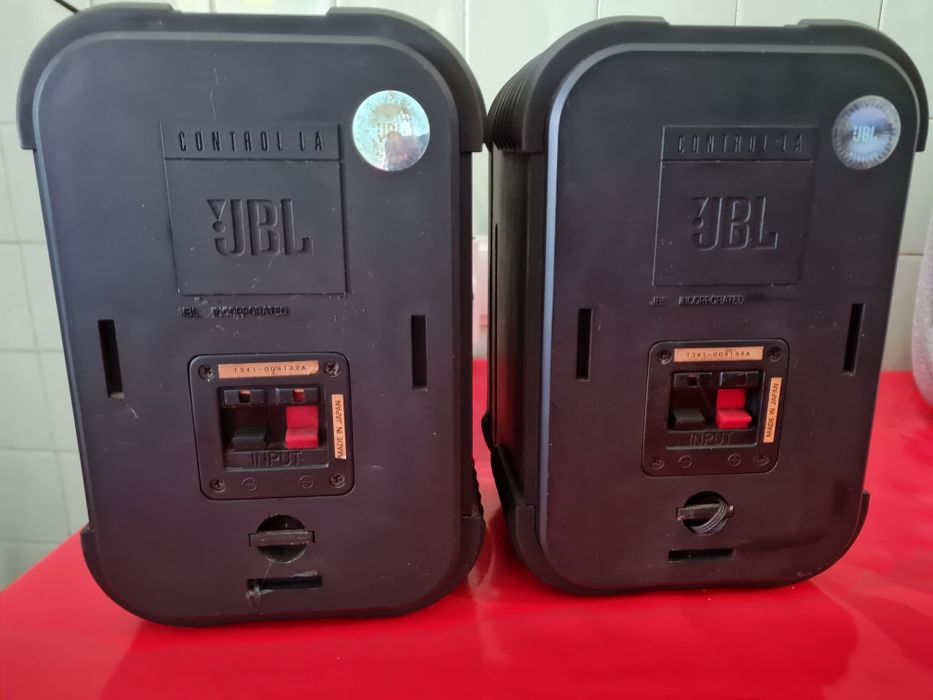 Colunas Jbl control la