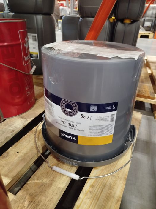 Масло для автомобіля