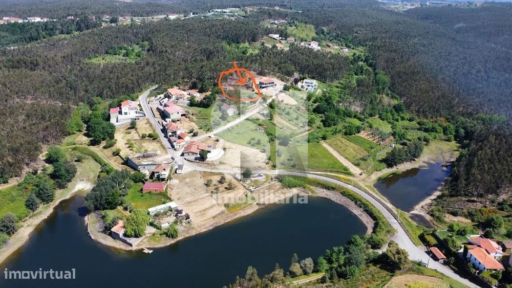 2 terrenos com possibilidade de construção — Ovoa E Vimieiro, Viseu