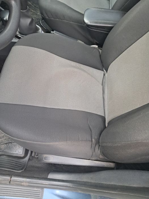 Продам чехли на Дачію дастер