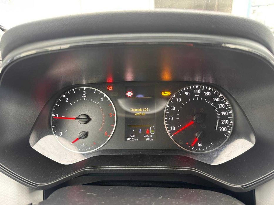 Renault Clio V 1.5 Blue dCi 101 cv de 2021 Salvado