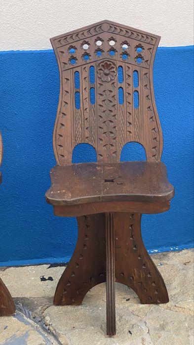 Cadeiras madeira macica trabalhada