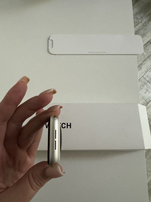 Продаю Apple Watch SE 2 44 мм GPS (Starlight) .