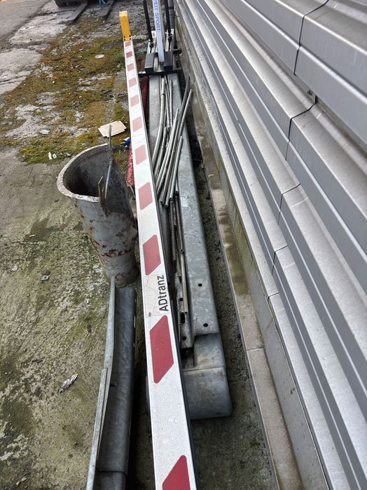 Szlaban parkingowy elektryczny