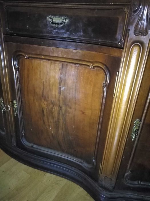 Móvel neo-clássico com balcão de mármore