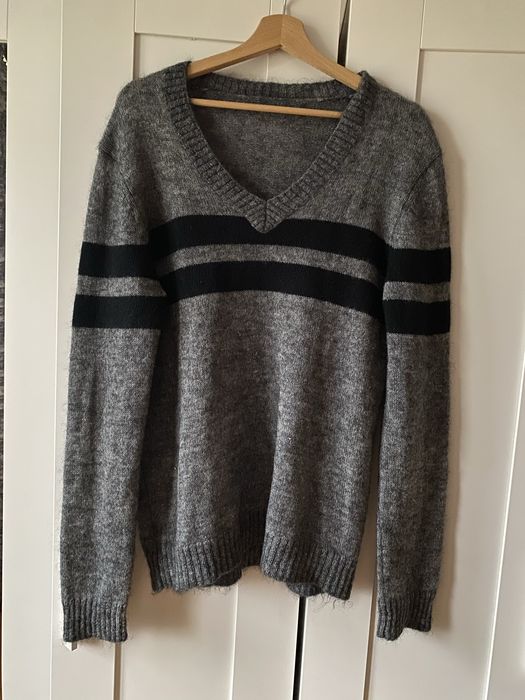 Wełniany elegancki sweter moherowy sweterek w serek z wełny