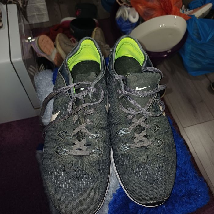 Кросовки найк 0.5 41 размера.