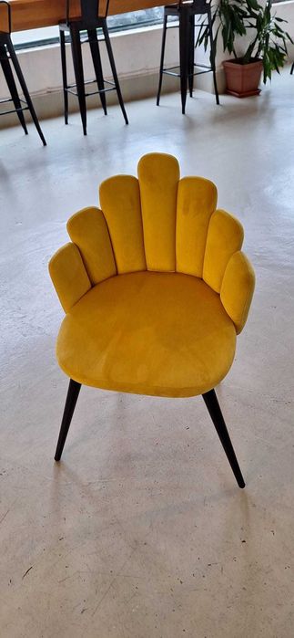 Cadeira amarela - - Liquidação de Escritório