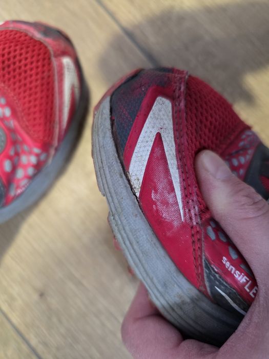 Легке і тепле взуття на стопу 25 або 25.5 см