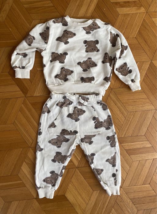 Komplet dresowy Sinsay rozmiar 80