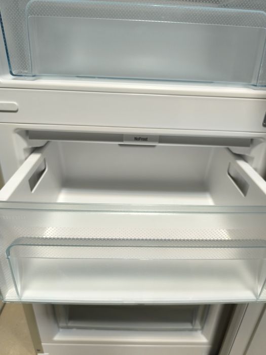 Холодильник Liebherr CNsl 48C3 (Оливковий)