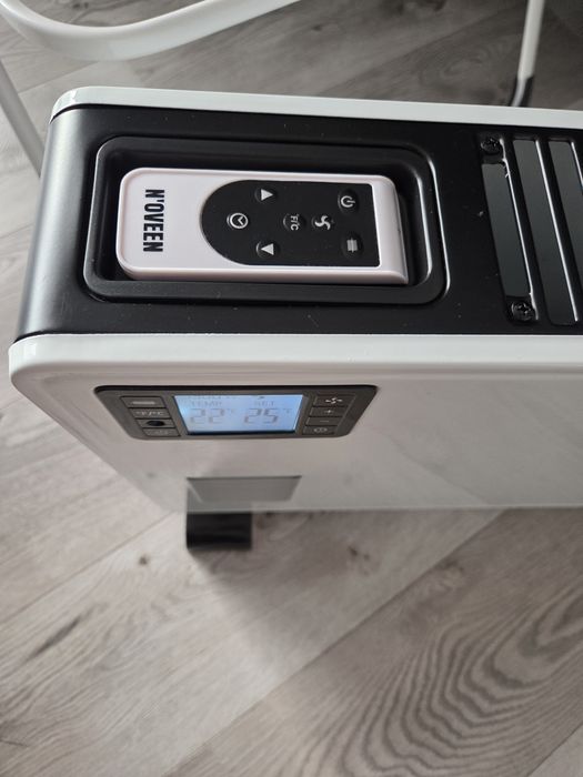 noveen grzejnik konwektorowy CH9000 lcd