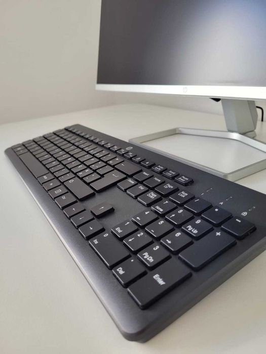 Monitor HP M27fw FHD em Perfeito Estado com teclado incluído