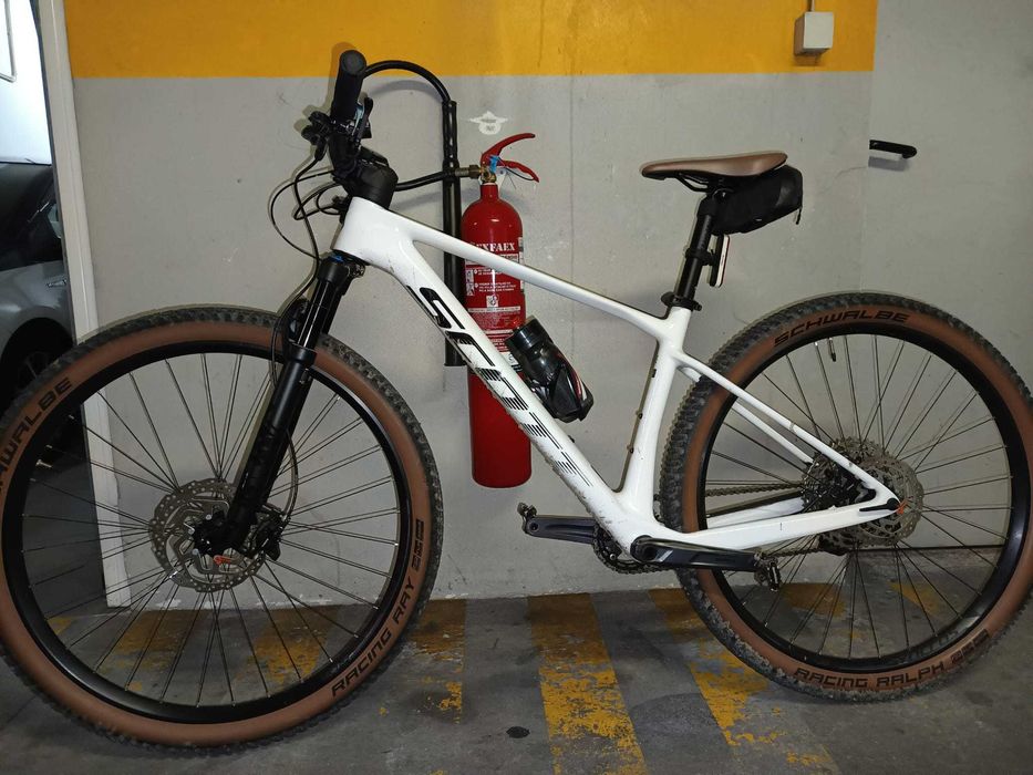 Scott Scale 930 de 2024 Branca como nova (com fatura)