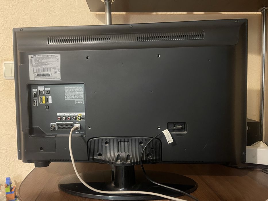 Смарт телевізор SAMSUNG UE32H530