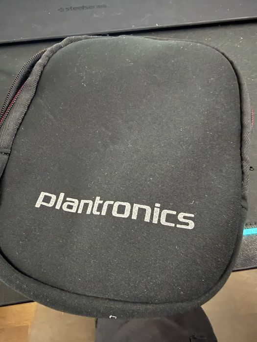 Planteonics Voyager B825 Headset