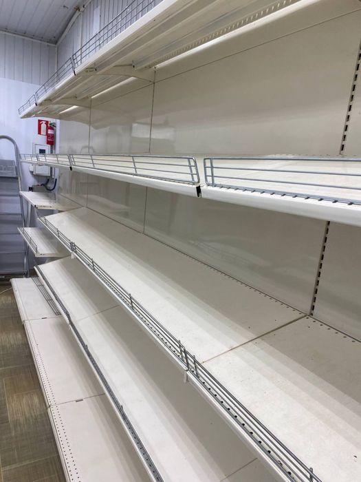 Продам торговые железные стелажи в отличном состоянии.