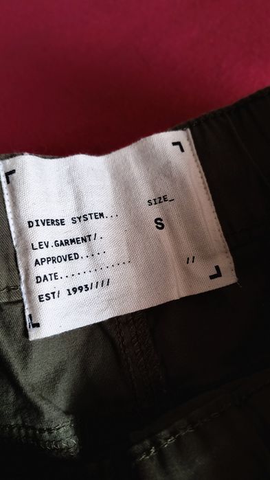 Spodnie materiałowe krótkie