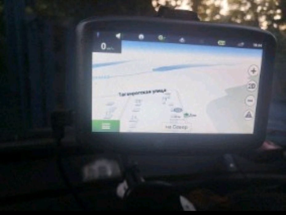 Автомобильный навигатор navitel