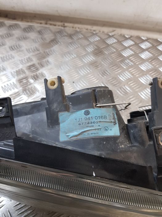 Lampa Prawa Przód 1J1941016B Vw Golf Iv Europa