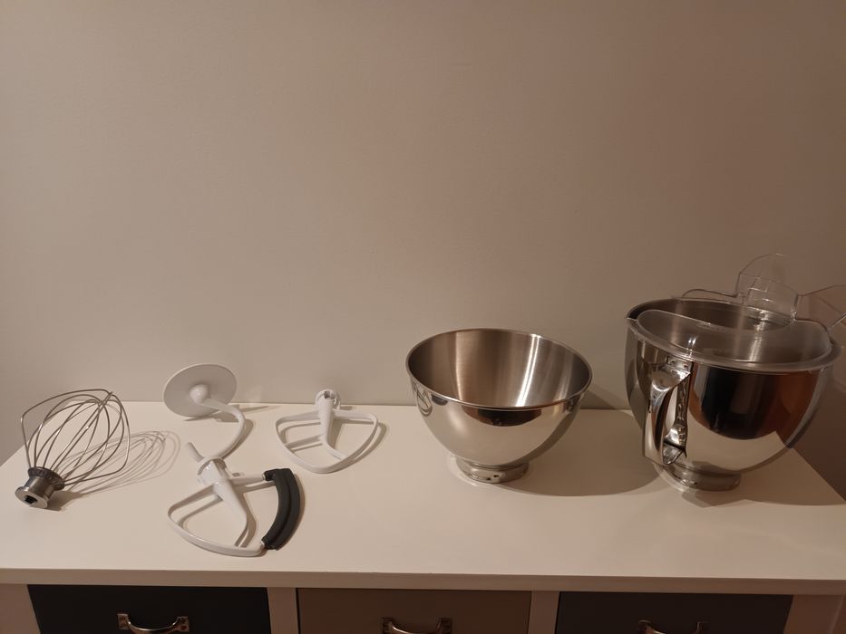 Batedeira KitchenAid cinza claro