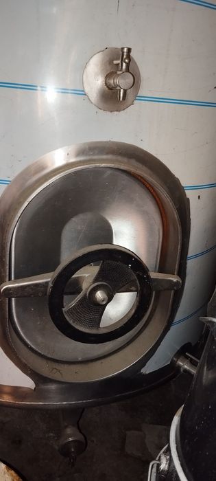 2 Cubas de inox de 550 Litros