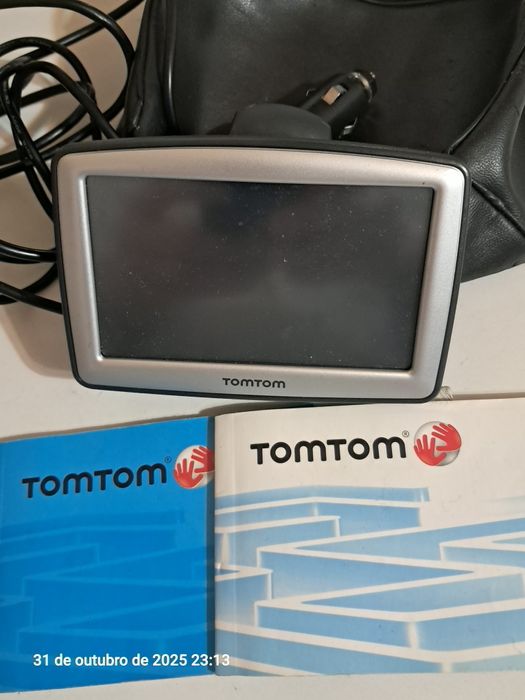 Selling TomTom GPS Device64740899846019123