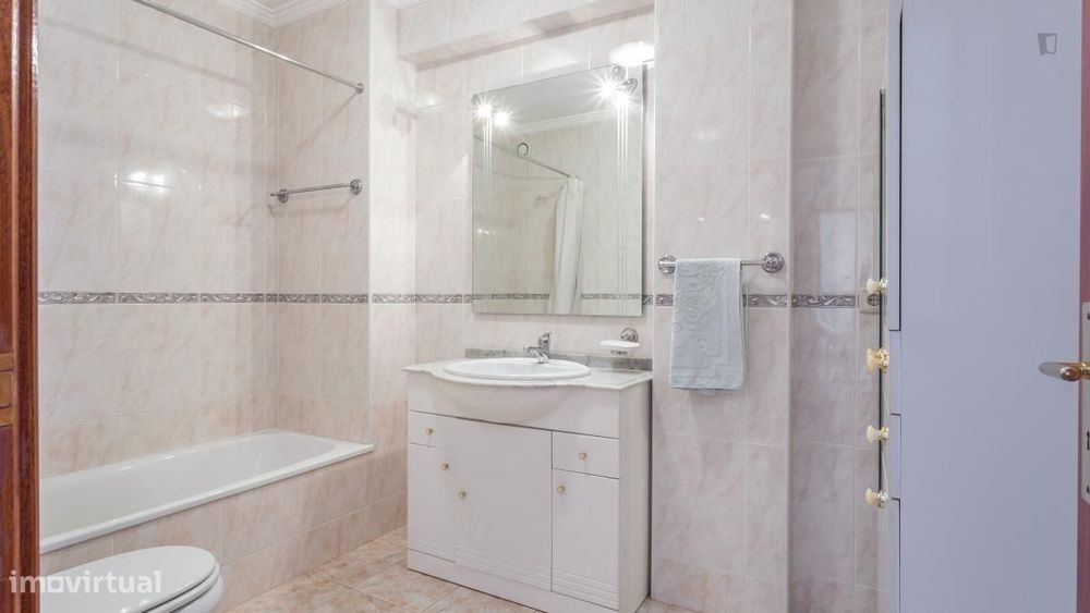 Apartamento com 2 quartos - localizado em Madalena Porto