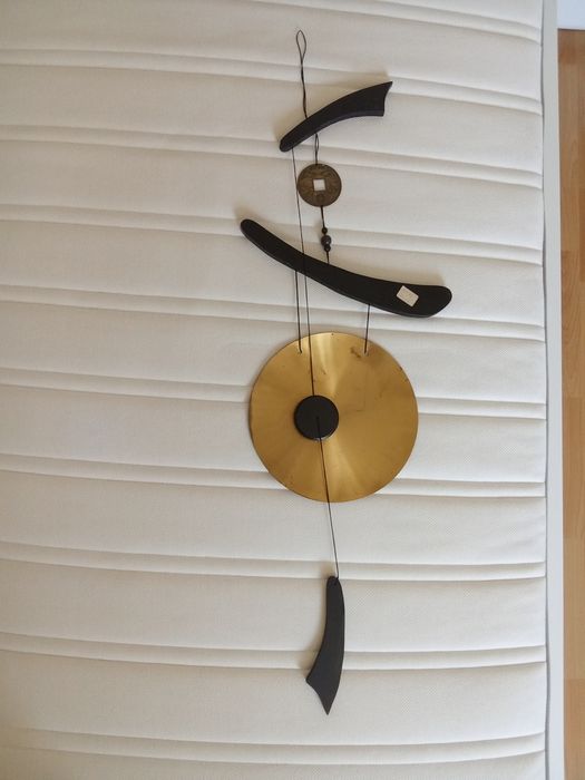 Espanta com prato em latão