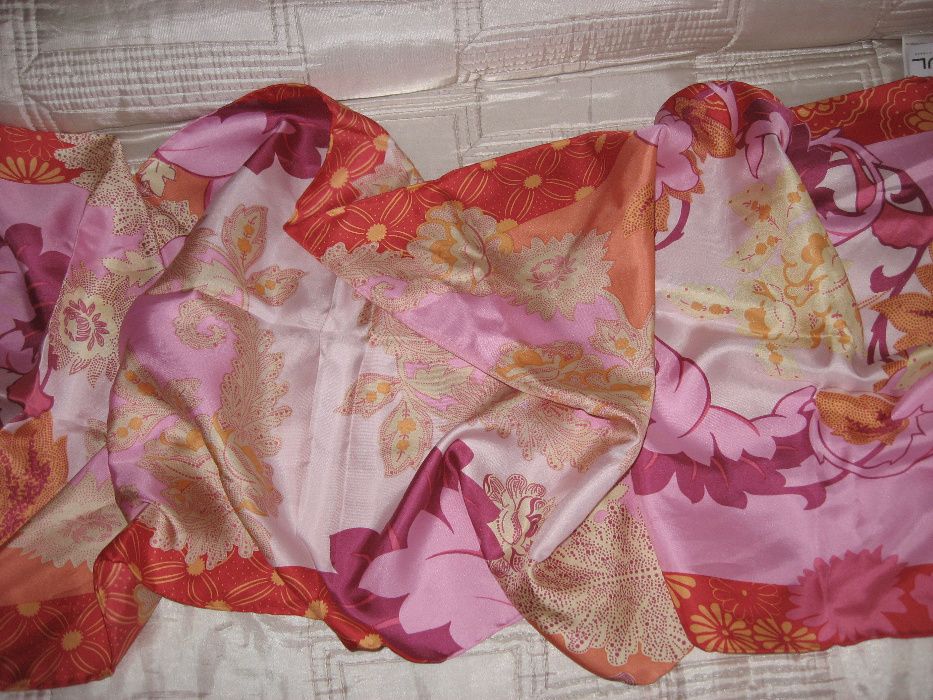 Markowy jedwabny duży szal jak nowy