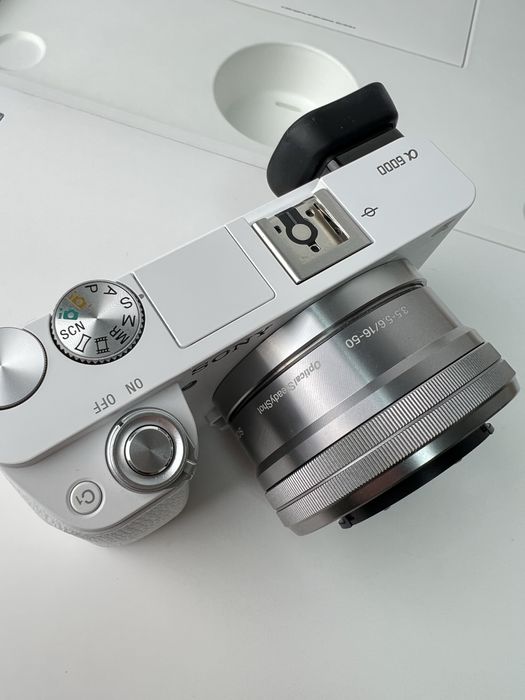 Sony a6000 kit 16–50 | Повний комплект | Без дефектів