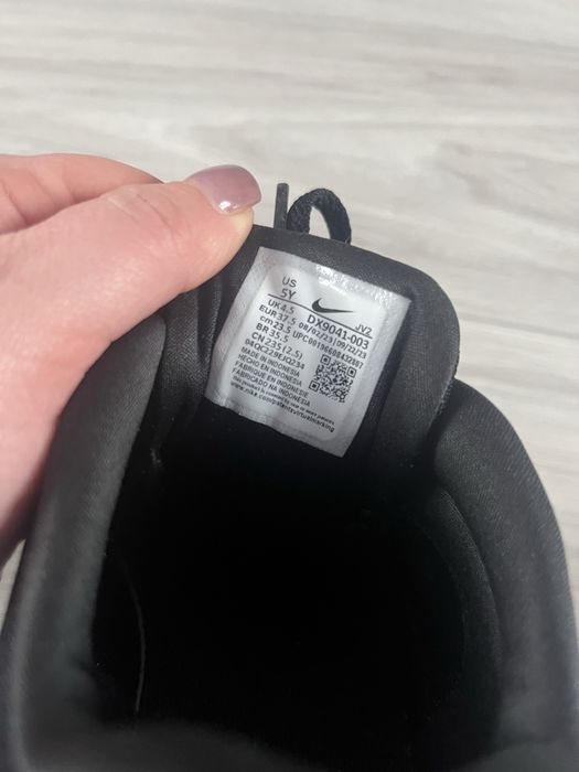 Кросівки Nike 37.5 / 23.5 устілка