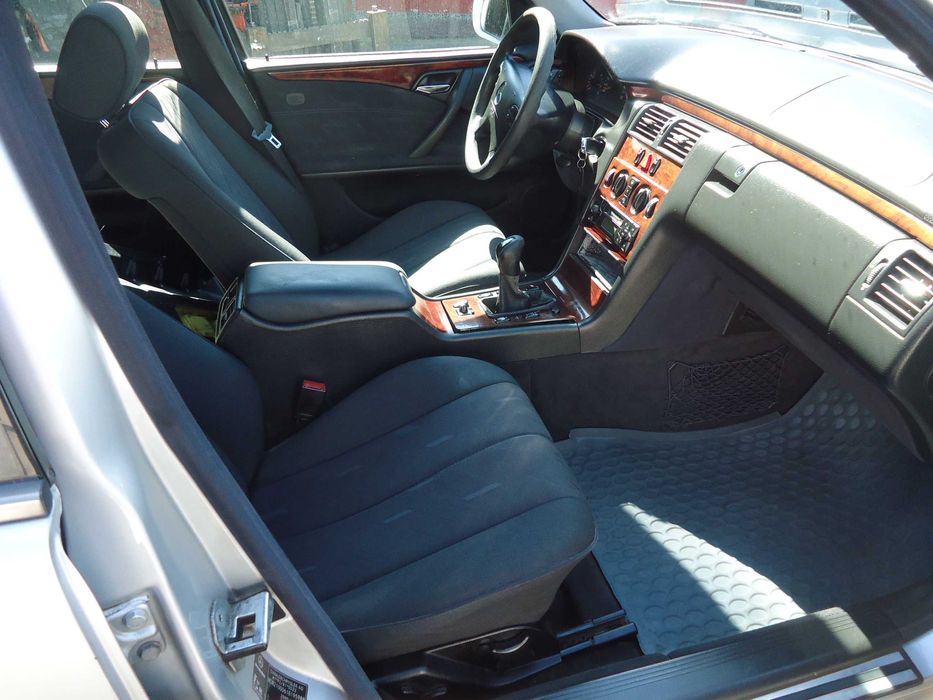 Mercedes E 220 cdi 143cv de 2001 só ás peças