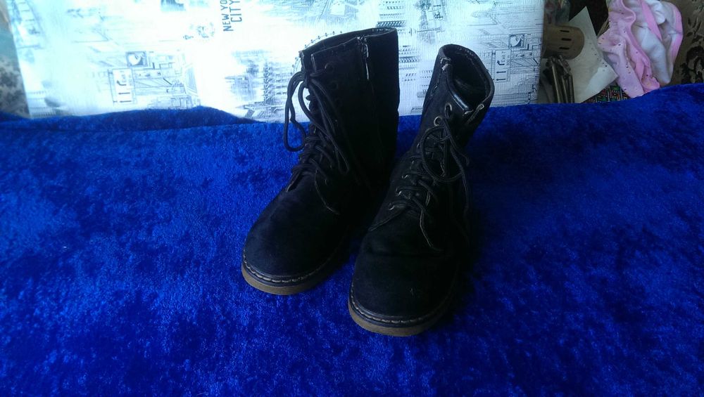 Замшевые ботиночки Fashion 36р в прекрасном состоянии
