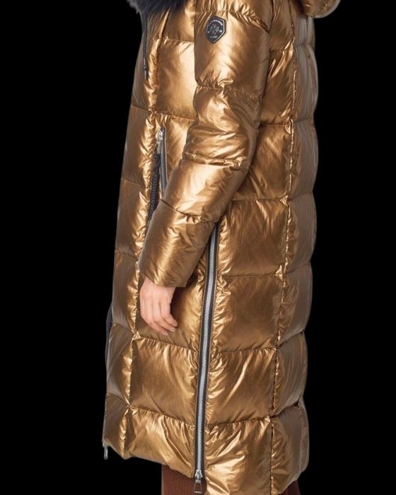 Puchowy płaszcz z pięknym obszyciem z Ochnik 36