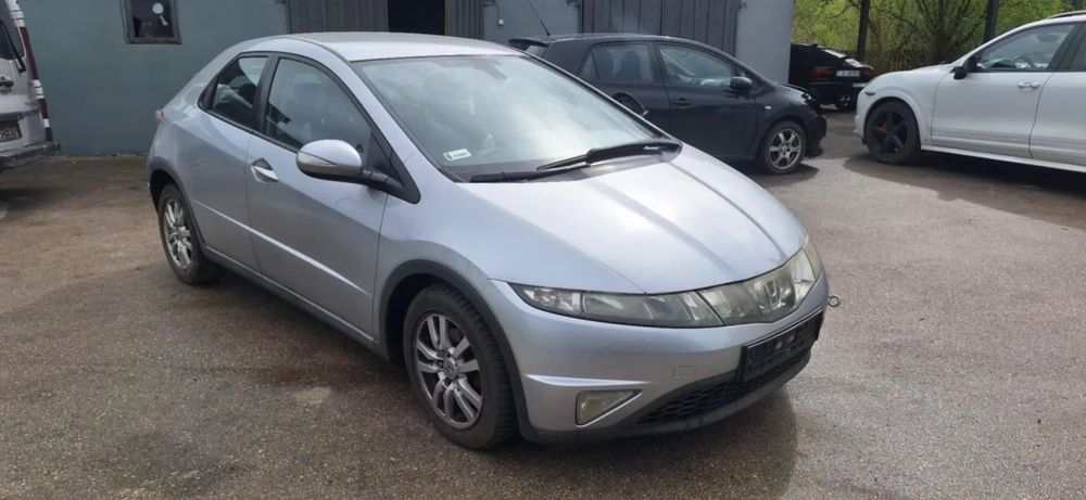 Honda CIVIC VIII UFO 1,4 I-DSI 83KM piasta zwrotnica lewy przód