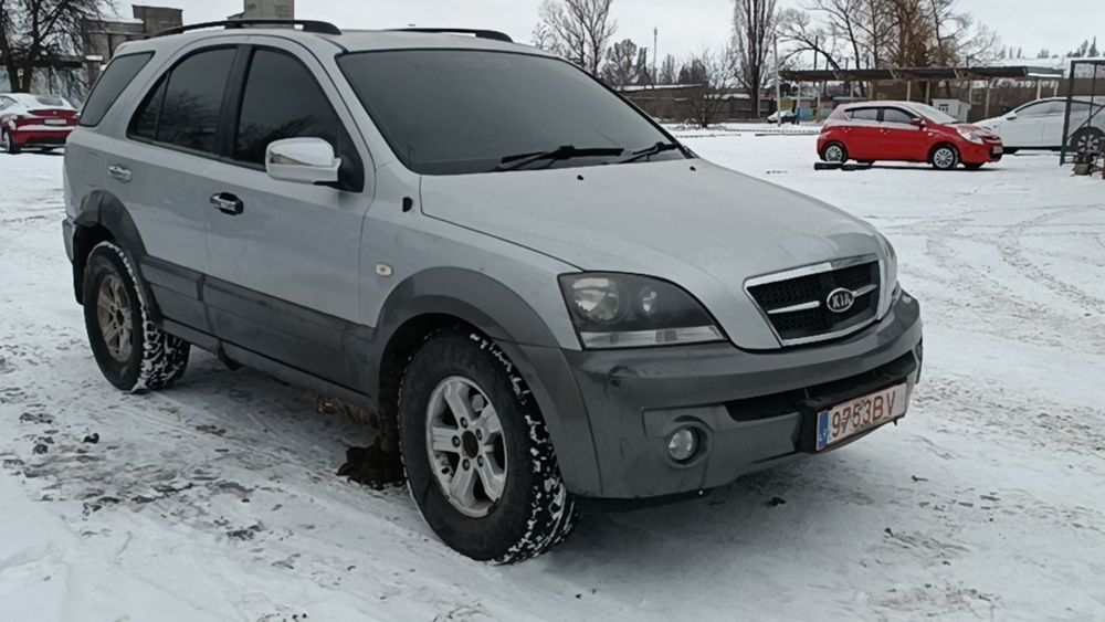 Продам кия сорента 4х4. На полном ходу . Строчно