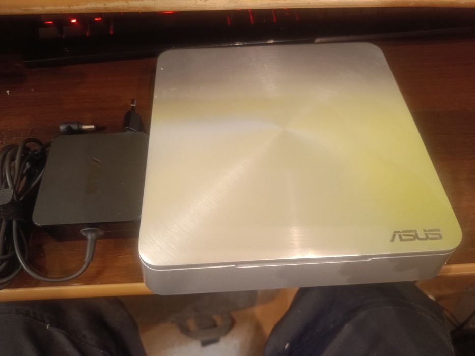 Komputer Asus VivoPC VM42