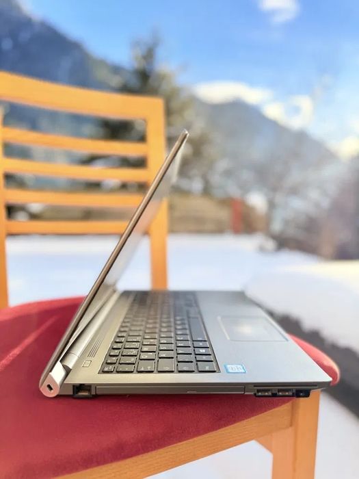 Toshiba Tecra 6gen ssd 250 i5 8 ram