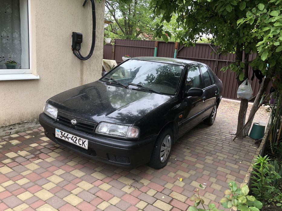 Nissan Primera P10
