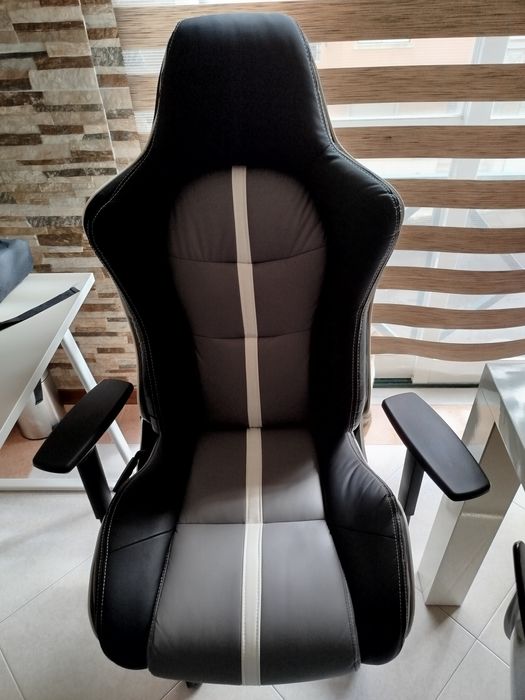 Cadeira gaming em pele