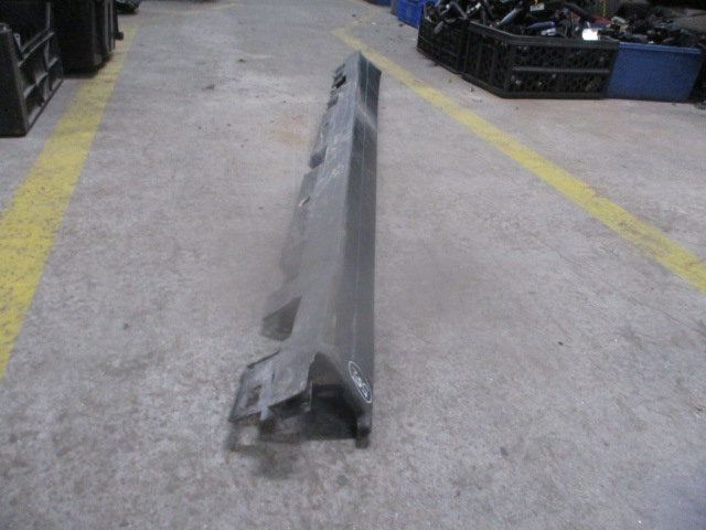 Embaladeira direita MERCEDES-BENZ EQB (X243)