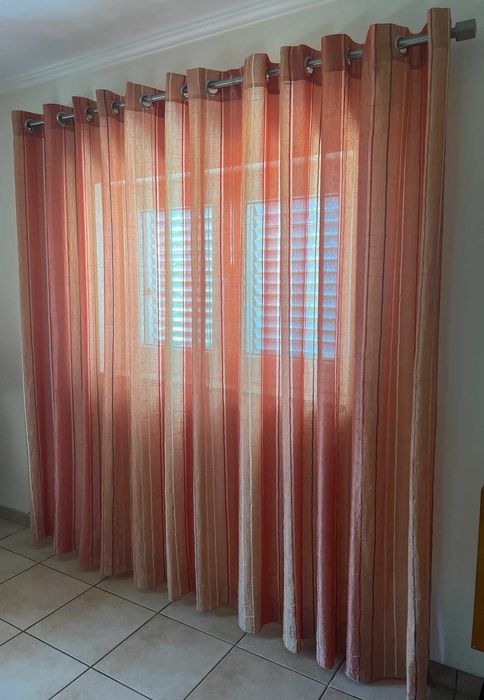 Cortinas com varão inox